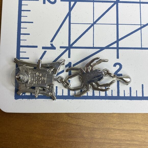 Lunch at the Ritz LATR 2Go Spiderweb Dangle Halloween Pierced Earrings - Picture 11 of 11